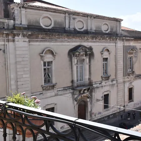 Al Teatro Massimo شقة
