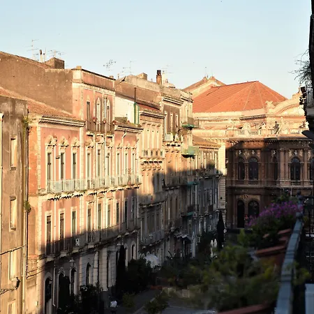 Bed & Breakfast Al Teatro Massimo 4*