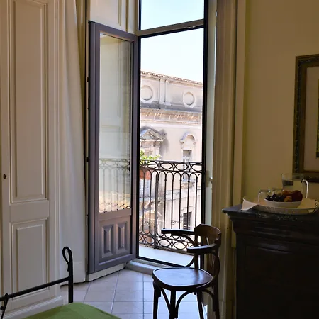 Bed & Breakfast Al Teatro Massimo 4*